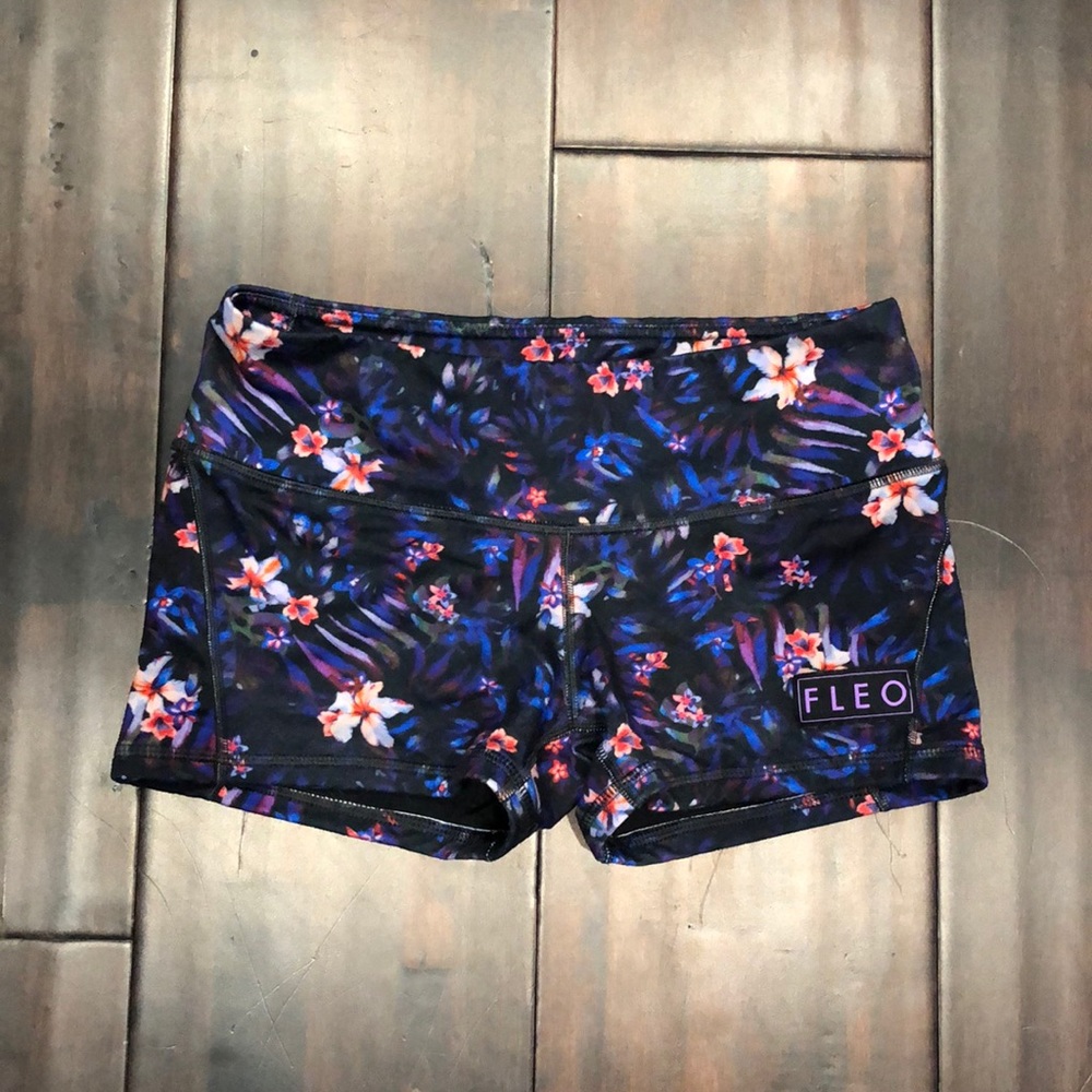 Fleo Shorts 3.25” Contour